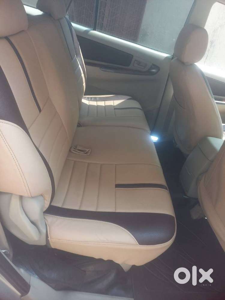Toyota Innova 2.5 G (diesel) 8 Seater Bs Iv, 2014, Diesel