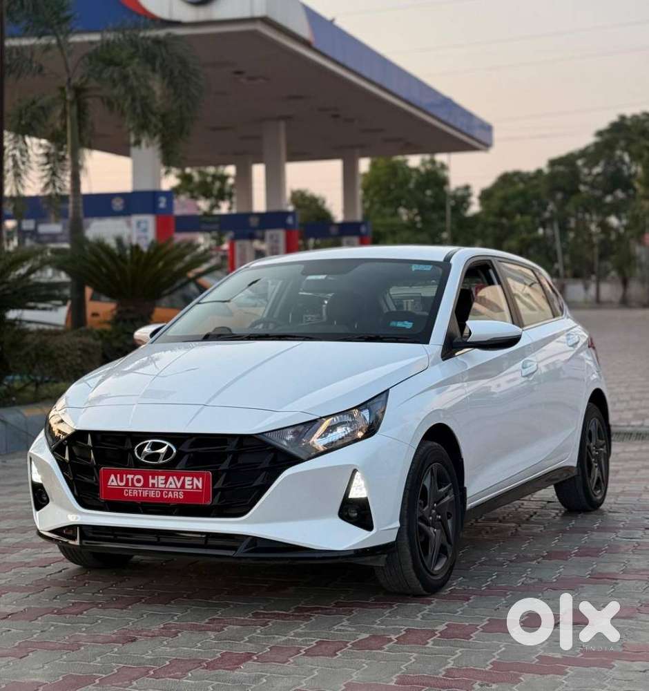 Hyundai I20 Sportz 1.2 Ivt, 2023, Petrol