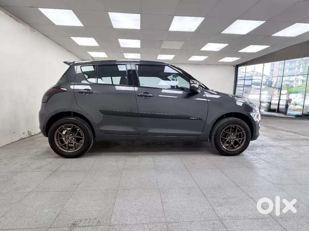 Maruti Suzuki Swift Vxi 1.2 Abs Bs-iv, 2017, Petrol