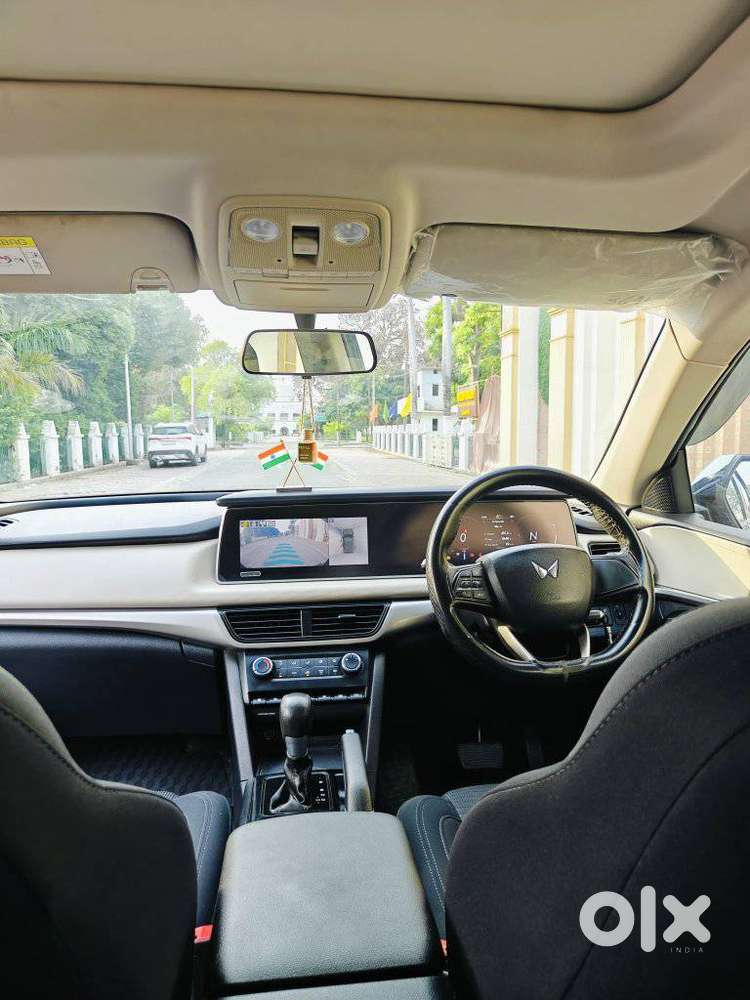 Mahindra Xuv700 2.2 Ax 5 Diesel At 7 Str, 2023, Diesel