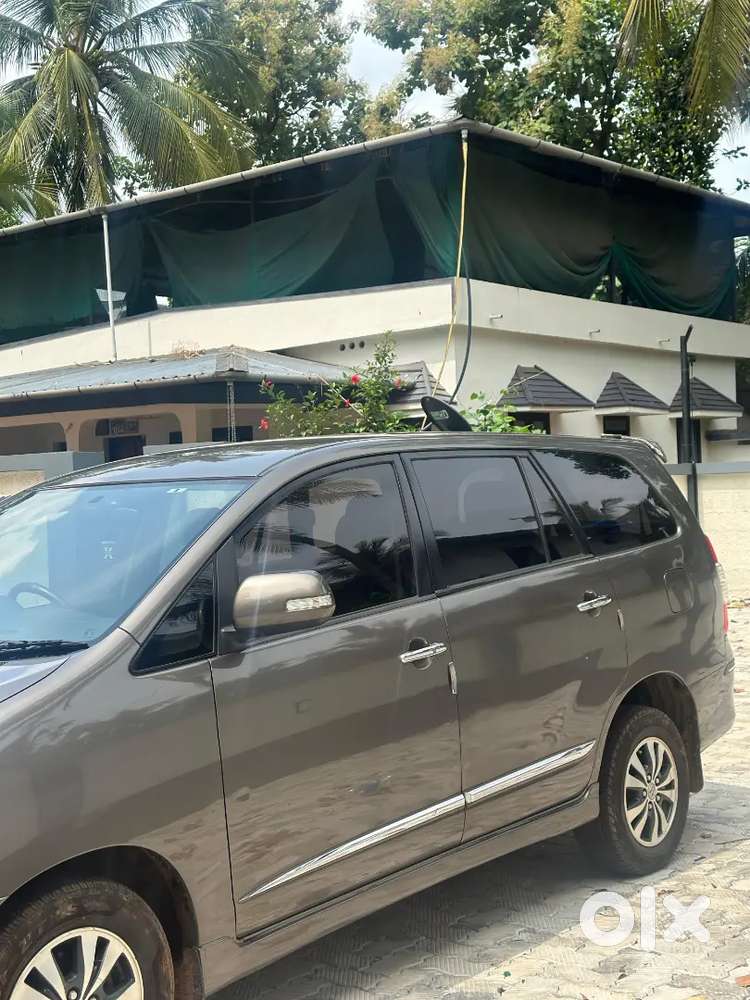 Toyota Innova 2015 V