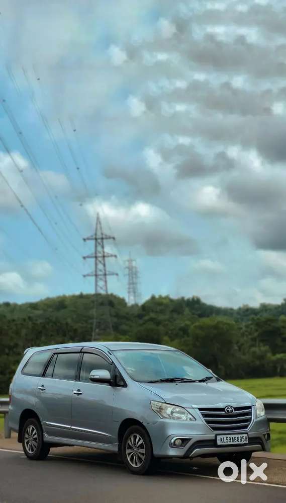 Toyota Innova 2015 Diesel 275000 Km Driven