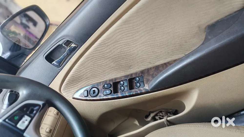 Hyundai Verna 2011 Fluidic Diesel Top-end Veriant