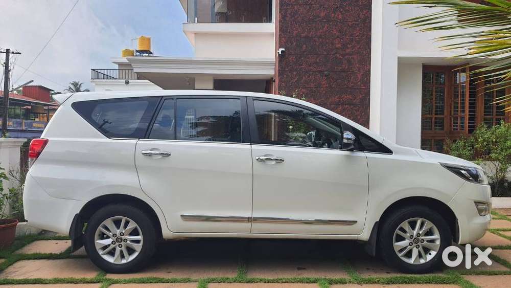 Toyota Innova Crysta 2.4 V 8 Str, 2016, Diesel
