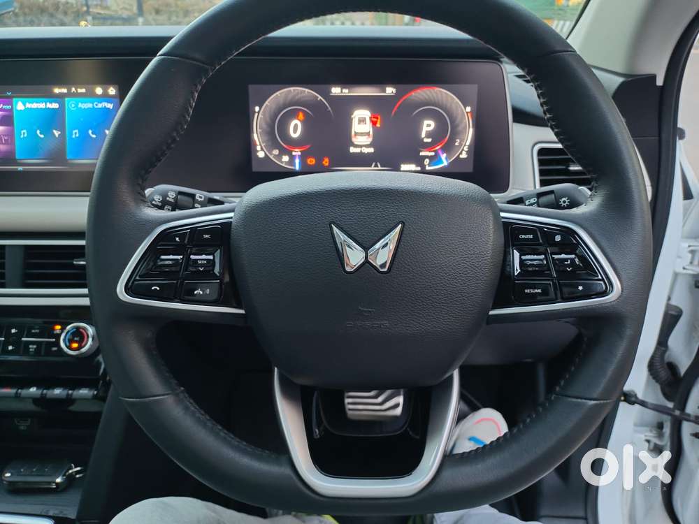 Mahindra Xuv700 2.2 Ax 7 Diesel At Luxury Pack Str Awd, 2023, Diesel