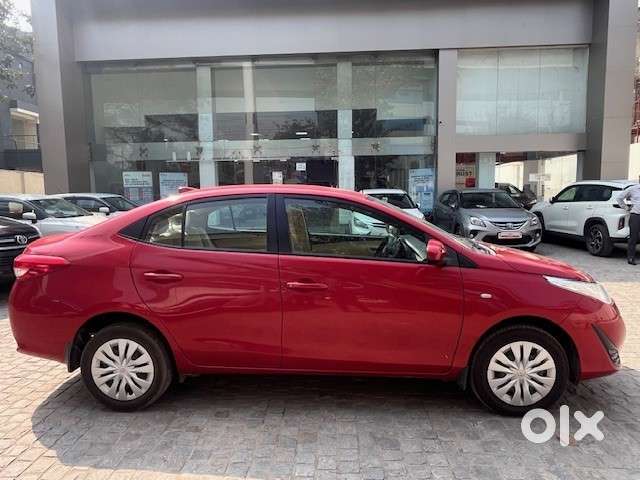 Toyota Yaris J Cvt, 2018, Petrol