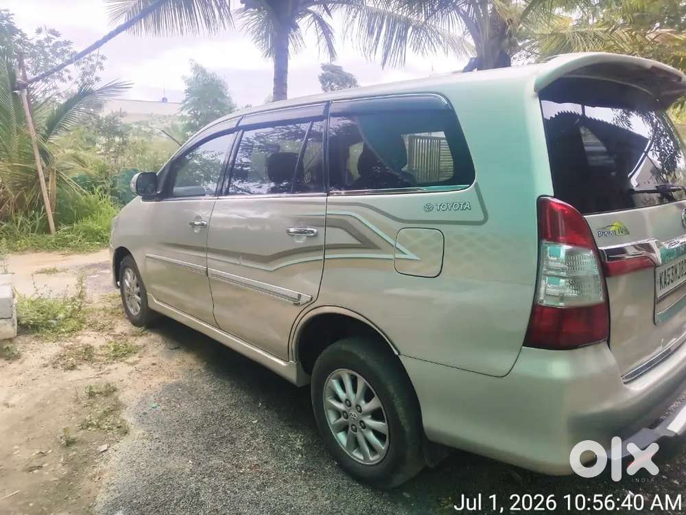 Toyota Innova 2.5 V 2012