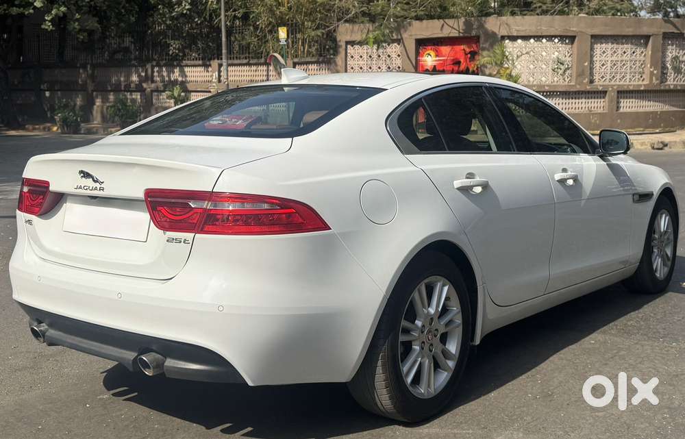 Jaguar Xe Portfolio, 2019, Petrol
