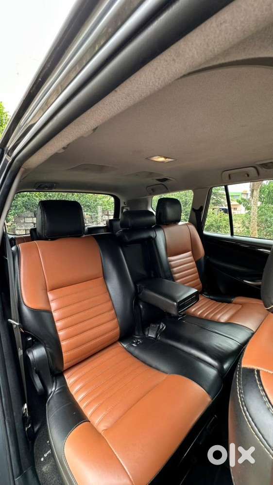 Innova Crysta 2.4  V