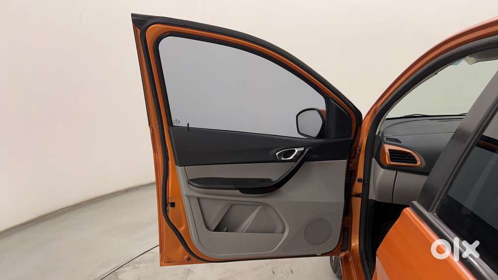 Tata Tiago 1.2 Revotron Xz Plus Dual Tone, 2018, Petrol