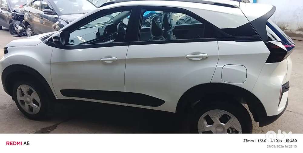 Tata Nexon 1.2 Revotron Petrol 2026