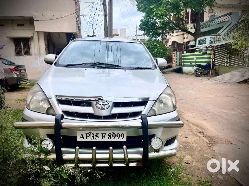 Toyota Innova 2007 Diesel 260000 Km Driven