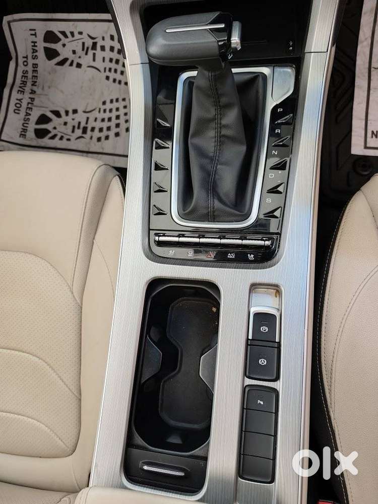 Mg Hector Savvy Pro 1.5 Turbo Cvt Dual Tone, 2023, Petrol