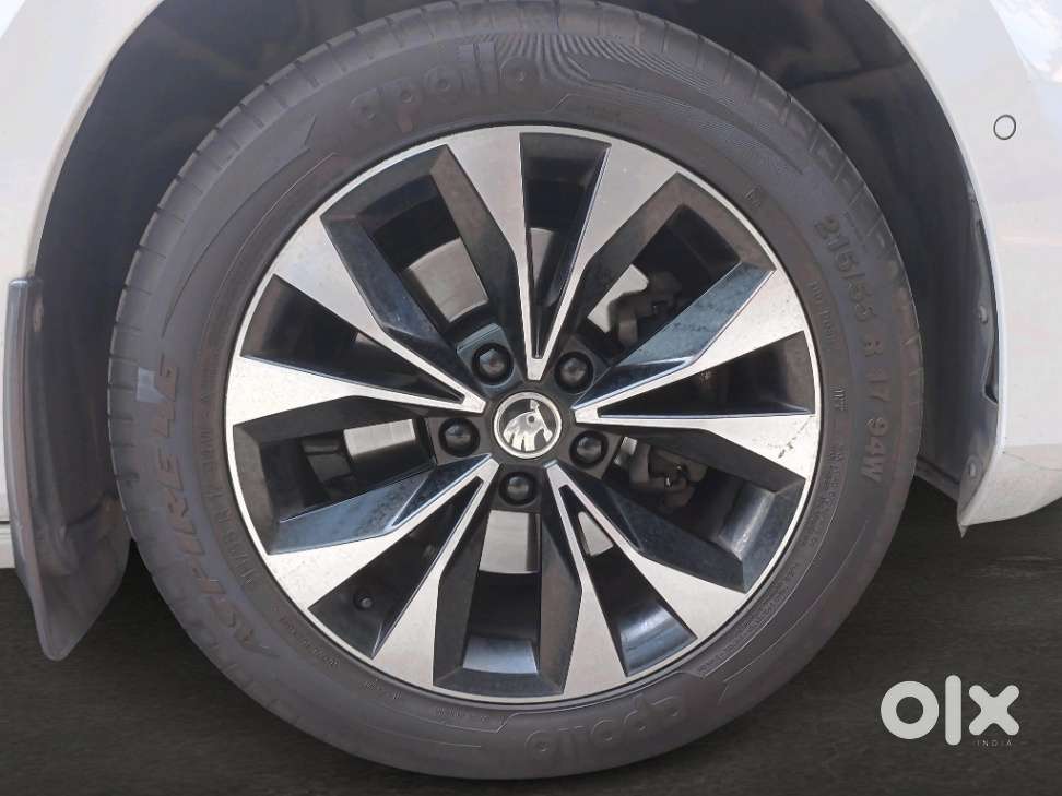 Skoda Superb 2.0 L&k Tsi At, 2022, Petrol