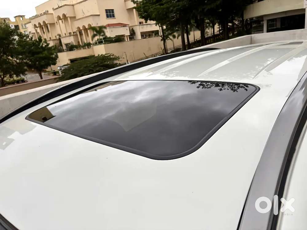 Mahindra Xuv500 W11 At Topend Sunroof 2018 Model Single Owner