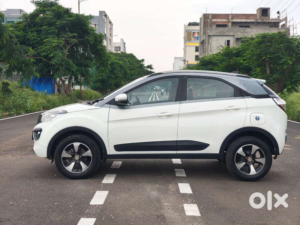 Tata Nexon Amt Xza Plus, 2019, Petrol