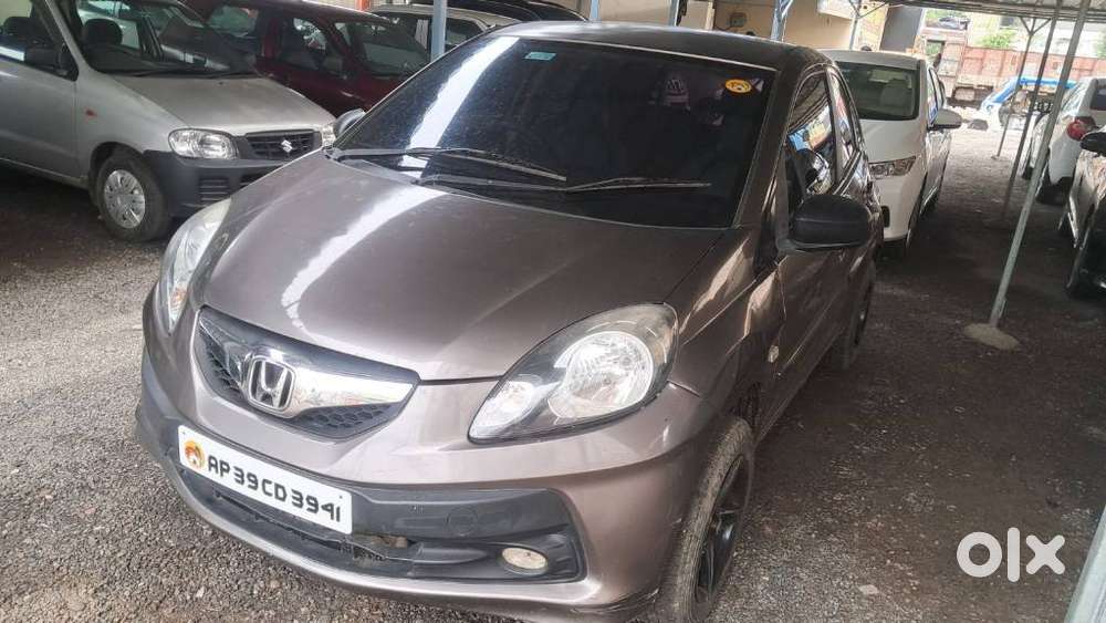 Honda Brio 2011-2013 V Mt, 2013, Petrol