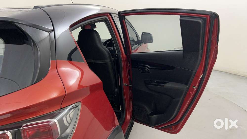 Mahindra Kuv100 Nxt 1.2 K8 Diesel 6 Str Dual Tone, 2018, Diesel