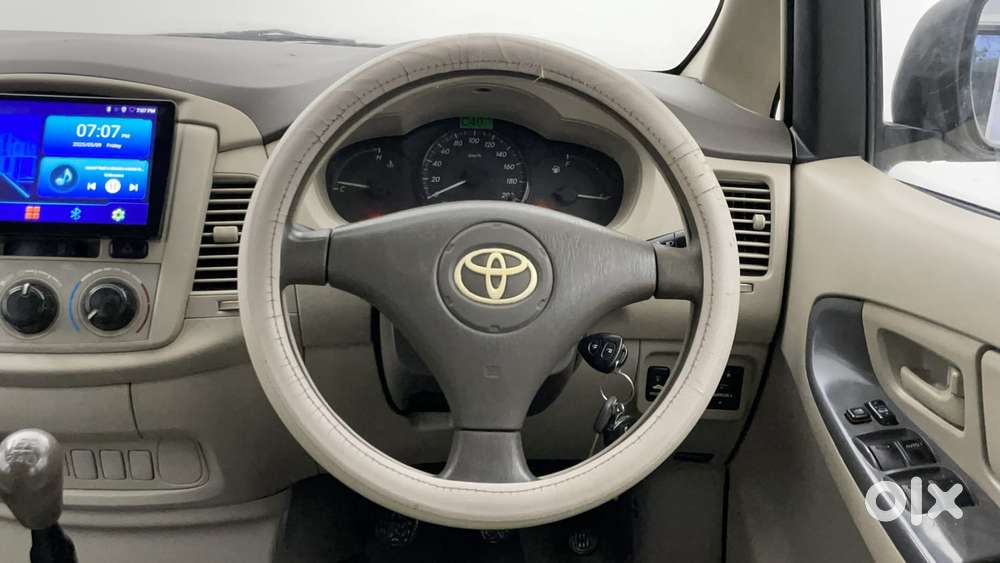 Toyota Innova 2.5 G (diesel) 8 Seater, 2012, Diesel