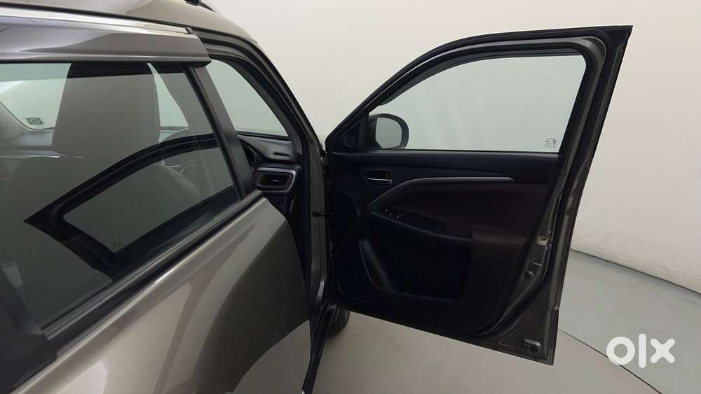 Maruti Suzuki Vitara Brezza 1.5 Zxi At, 2024, Petrol