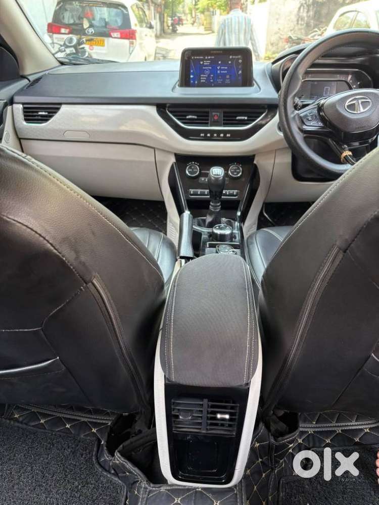 Tata Nexon, 2022, Petrol