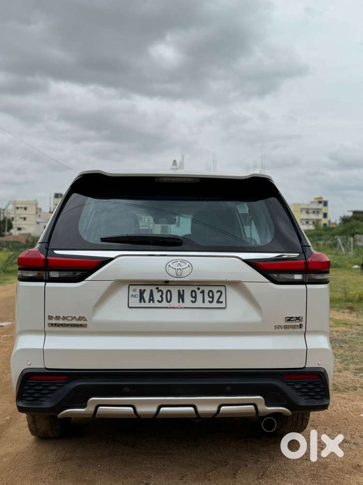 Toyota Innova Hycross 2023 Petrol Hybrid , Well Maintained