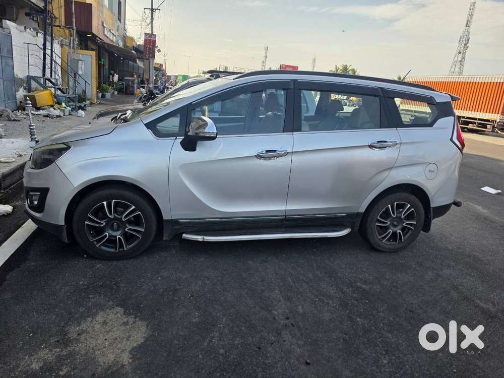 Mahindra Marazzo M8 2018 Diesel