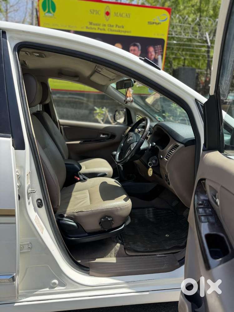 Toyota Innova 2.5 Zx 7 Str Bs-iv, 2015, Diesel
