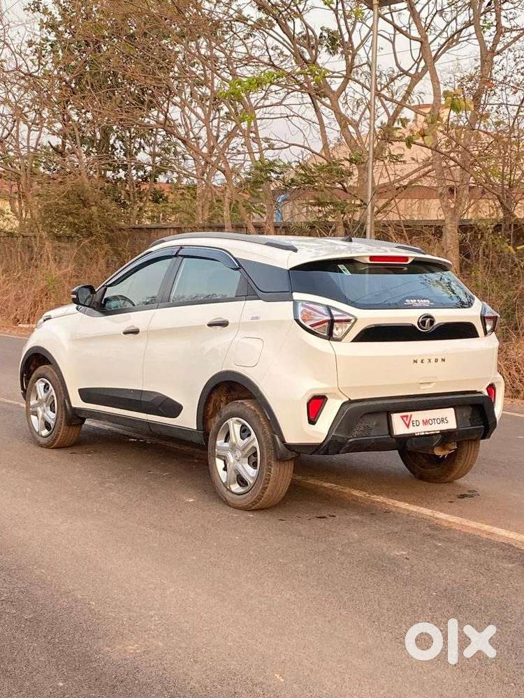 Tata Nexon, 2023, Petrol