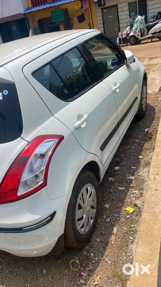 Maruti Suzuki Swift 2015 Petrol 82000 Km Driven