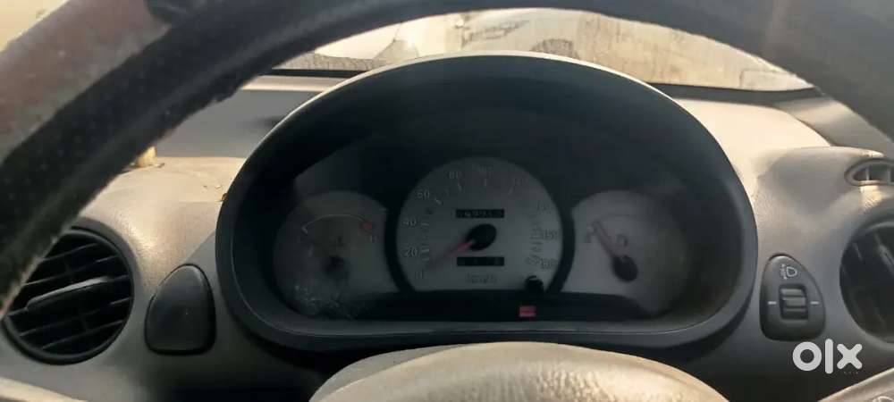 Hyundai Aura 2009 Petrol 80000 Km Driven