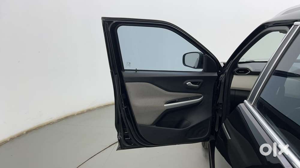 Nissan Magnite 1.0 Xv, 2022, Petrol