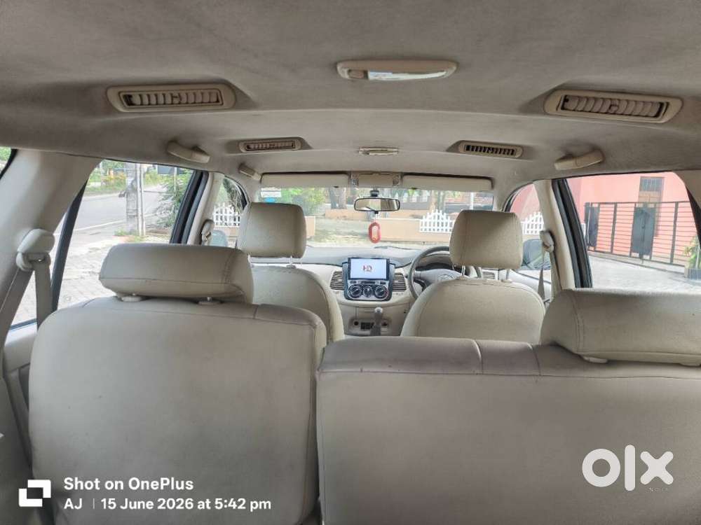 Toyota Innova 2.5 G (diesel) 7 Seater Bs Iv, 2006, Diesel