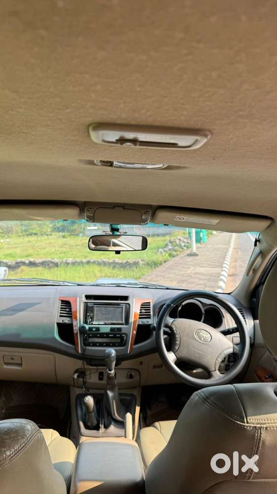 2011 Toyota Fortuner 4 X 4 Manual Diesel