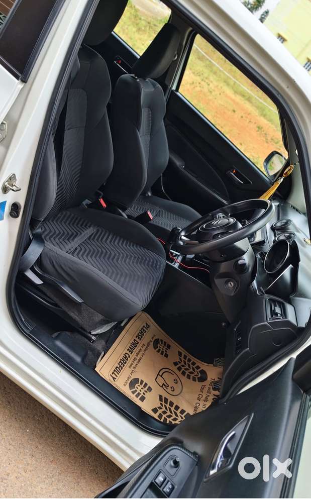 Maruti Suzuki Swift Vxi + Manual, 2021, Petrol