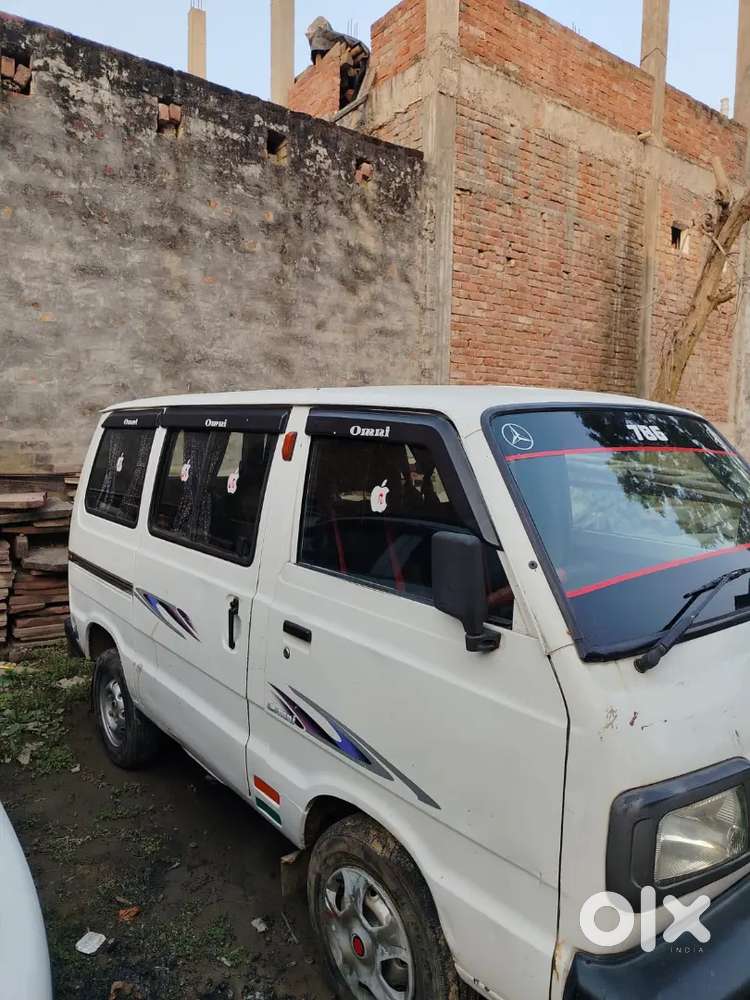 Good Condition White Colour No Dent Cng And Petrol Available All Docum