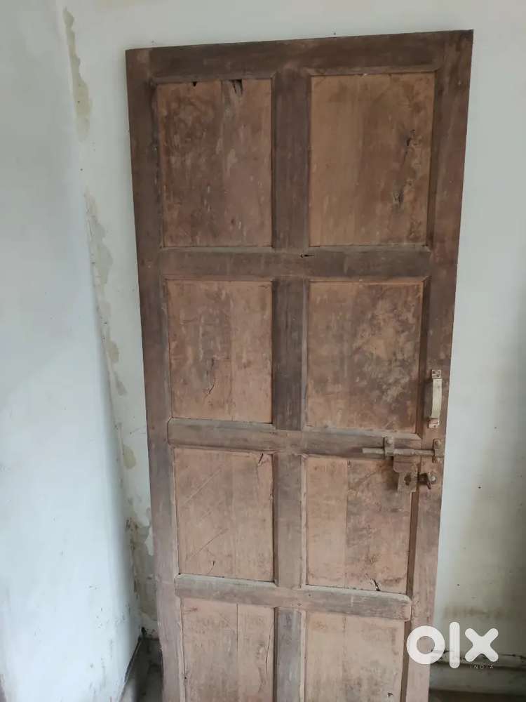 Sheesham door for sale 6.3ft*2.5ft door size