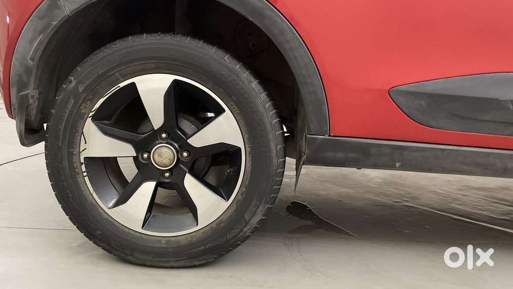 Tata Nexon 1.2 Revotron Xza Plus (l), 2018, Petrol