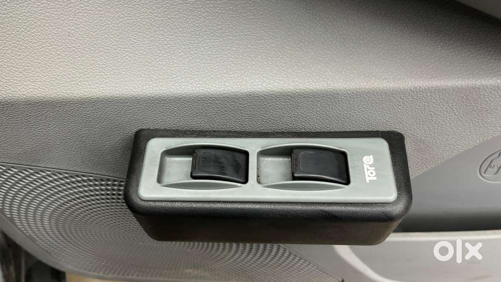 Tata Tiago Xe, 2020, Petrol