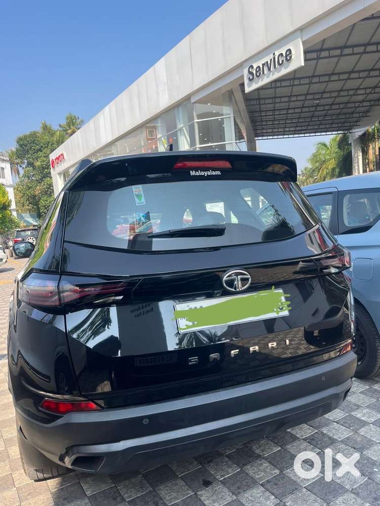 Tata Safari Dark Edition 2022