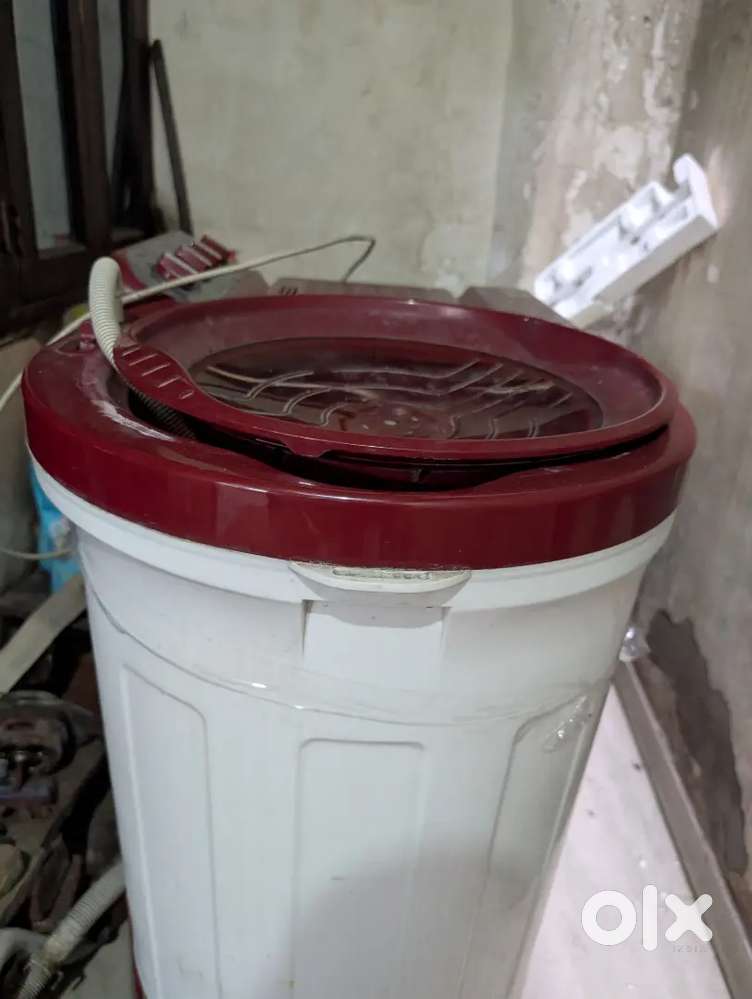Semi automatic washing machine