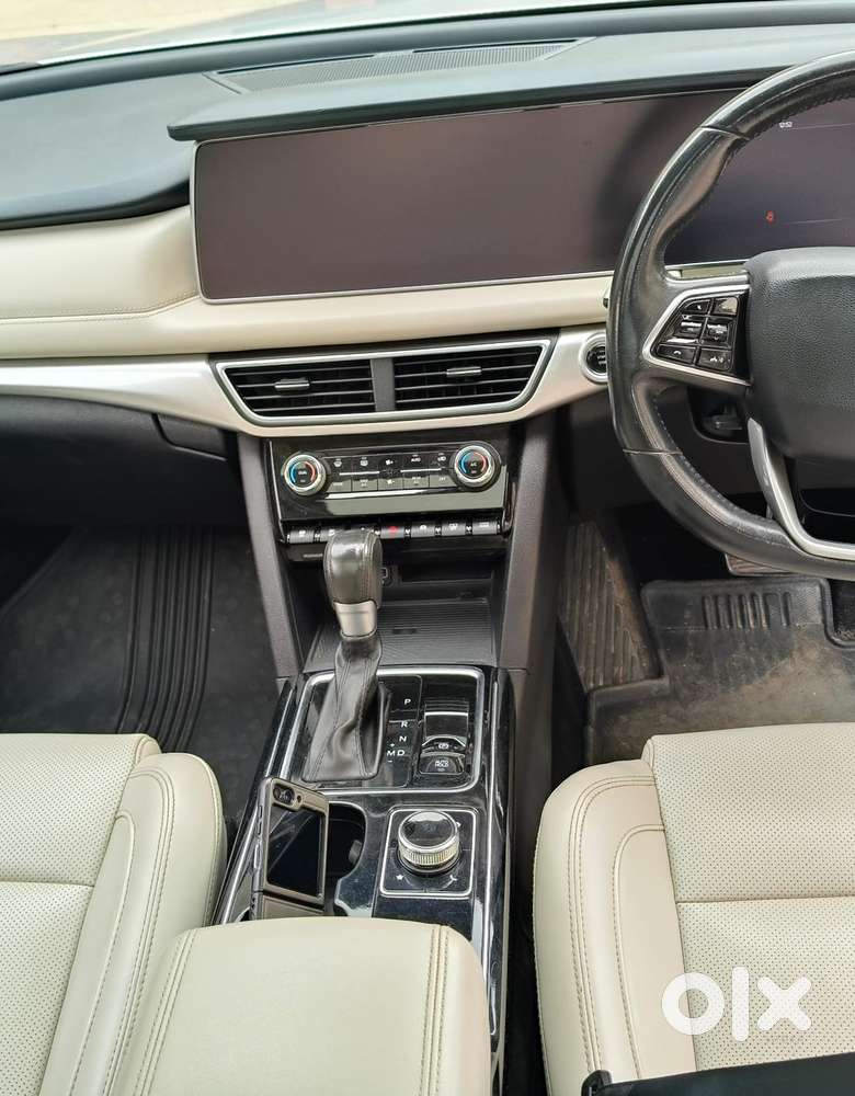 Mahindra Xuv700 2.2 Ax 7 Diesel At Str, 2022, Diesel