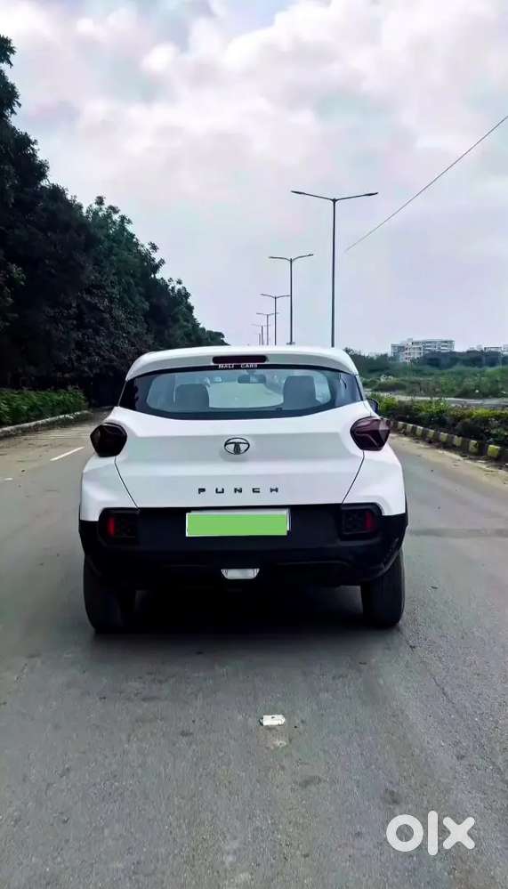 Tata Punch 2025 Cng & Hybrids 15000 Km Driven