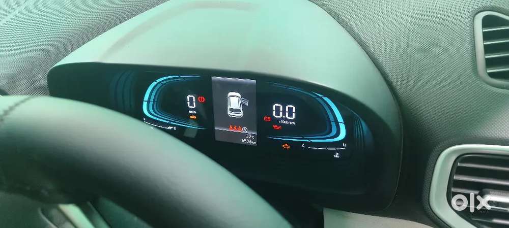 Hyundai Venue 2025 Petrol Well Maintained