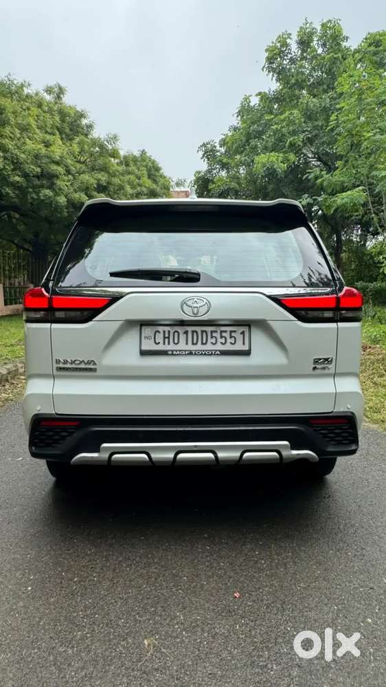 Toyota Innova Hycross, 2026, Petrol