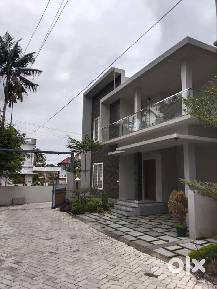 GATED PREMIUM VILLLAS FOR SALE AT KAKKANAD INFOPARK THEVAKKAL For