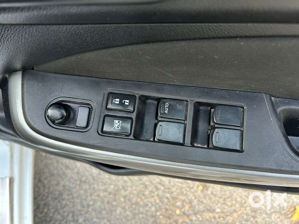 Maruti Suzuki Swift 2018 Zxi, 2019, Petrol