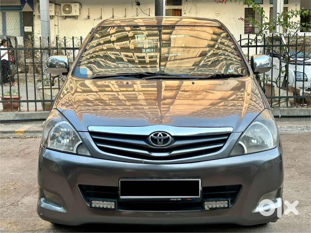Toyota Innova 2.5 G (diesel) 8 Seater Bs Iv, 2011, Diesel