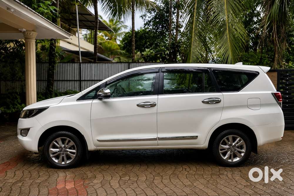 Toyota Innova Crysta 2017 Diesel Manual Car