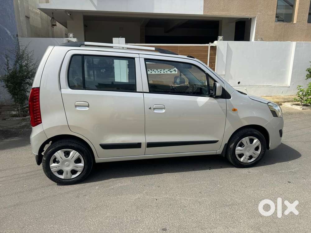 Maruti Suzuki Wagon R 1.0 Vxi Plus (o) Amt, 2016, Petrol